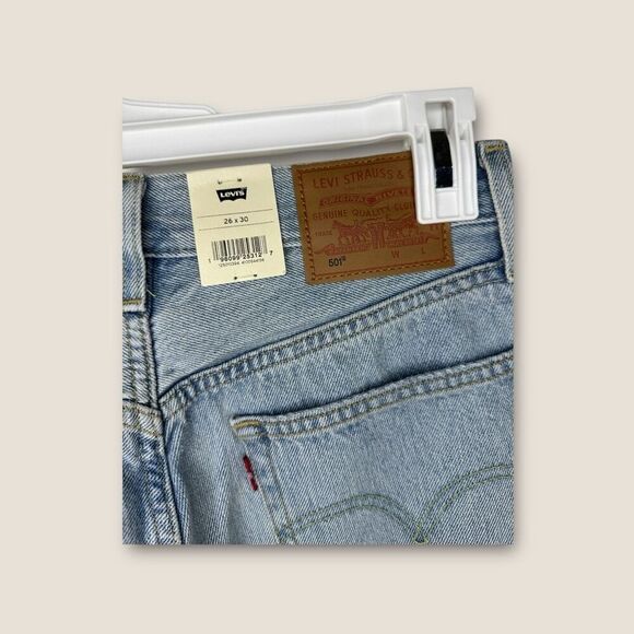 Levi’s Women’s 501 Original Fit Jeans Straight Leg Distressed Size 26x30 NWT - Picture 5 of 8